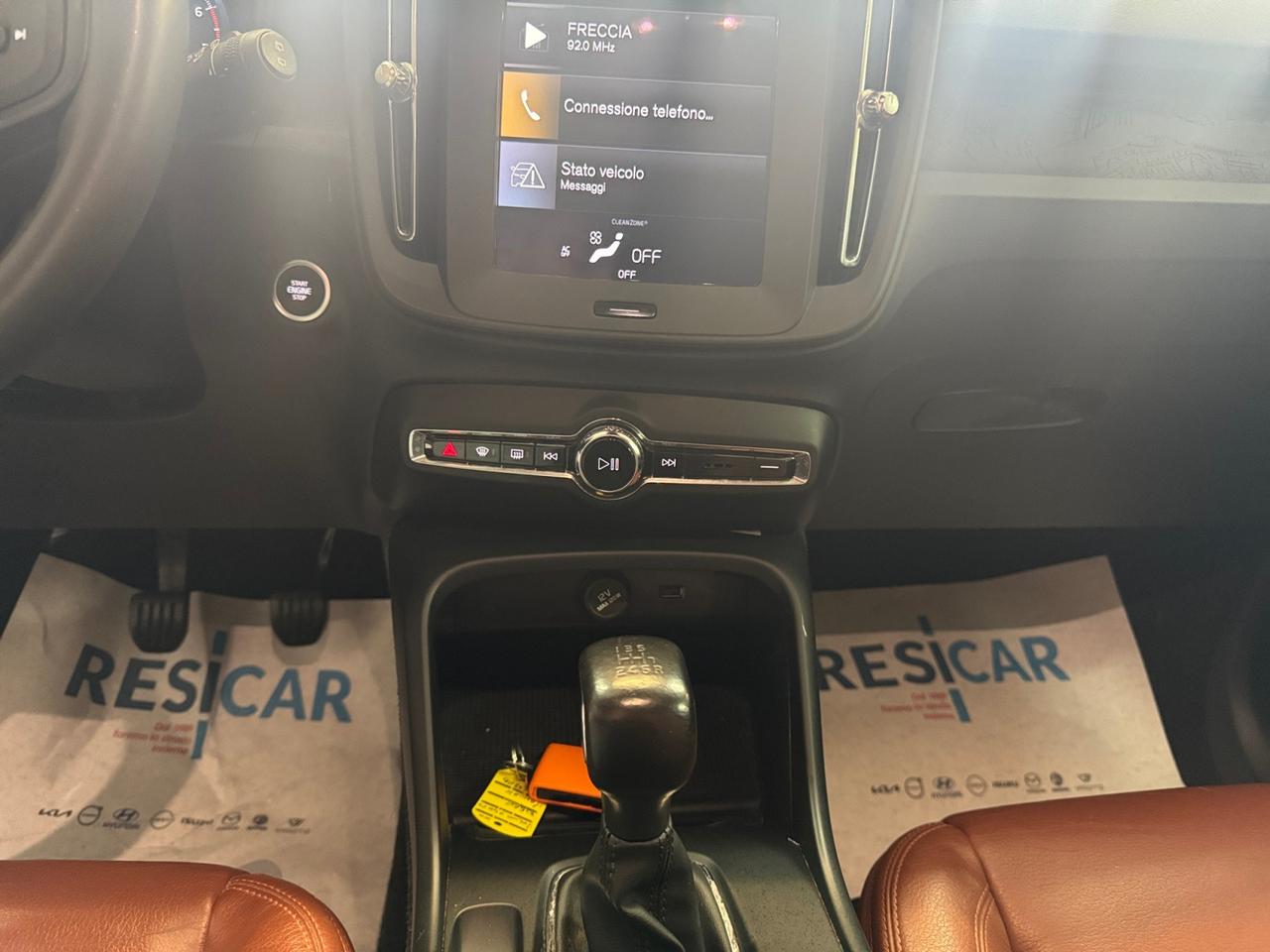 VOLVO XC40 1.5 t2 Momentum Core IVA ESPOSTA