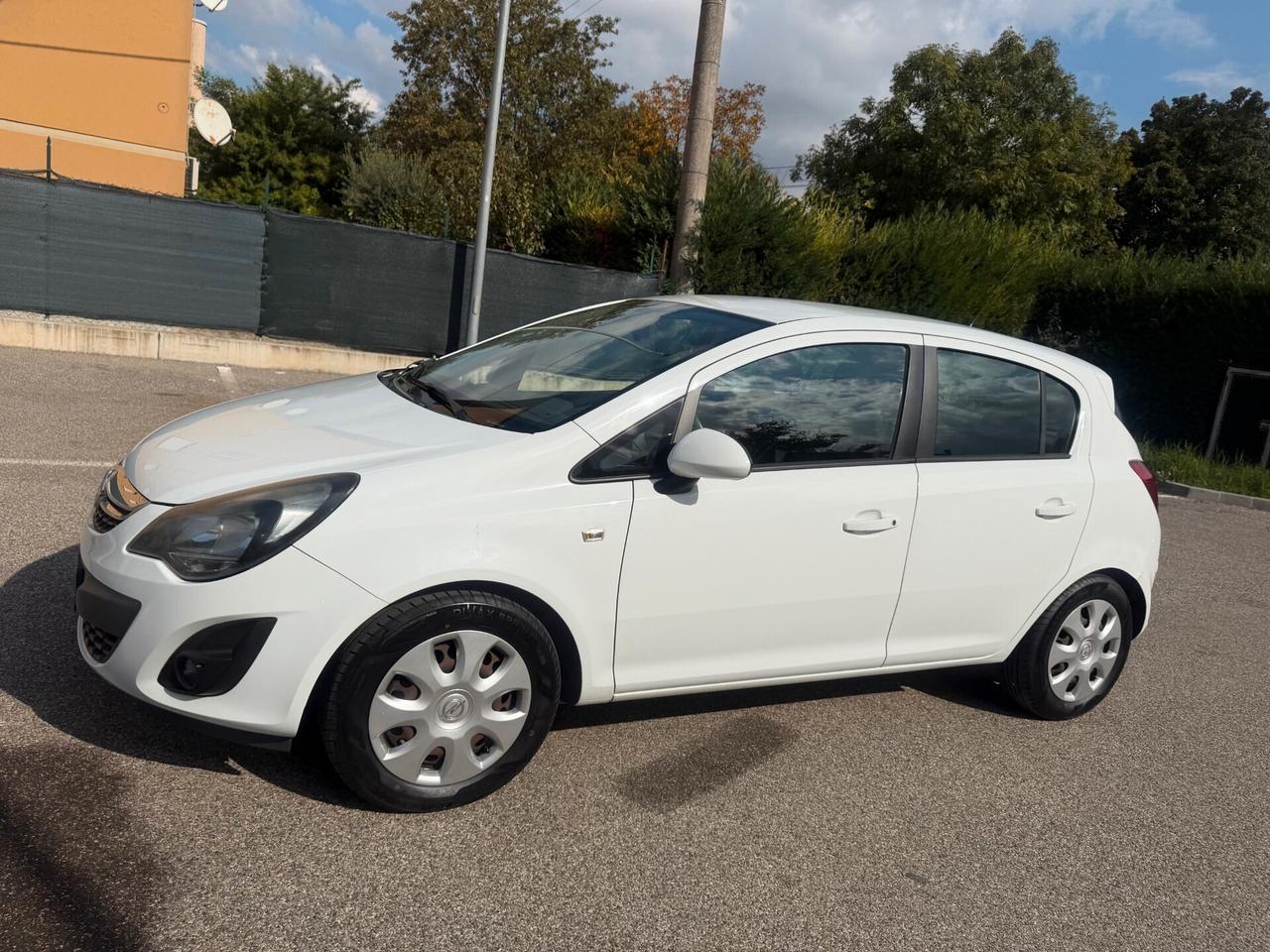 Opel Corsa 1.2 Gpl - NEOPATENTATI - 12 MESI DI GARANZIA -