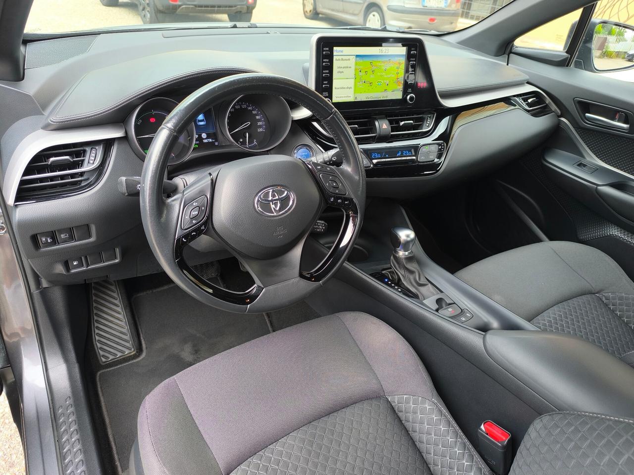 Toyota C-HR 1.8 Hybrid E-CVT Business