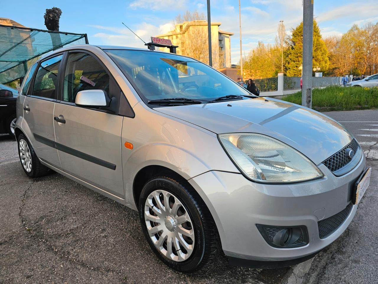 Ford Fiesta 1.2 75cv Ikon*Clima*Servosterzo*Neopatentati*