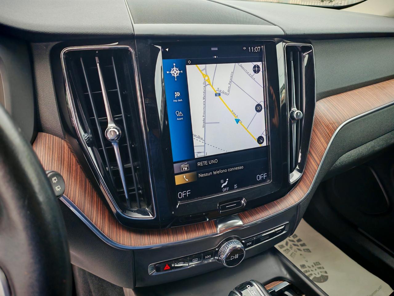 Volvo XC60D4 2.0 190cv pelle navig cam 2020