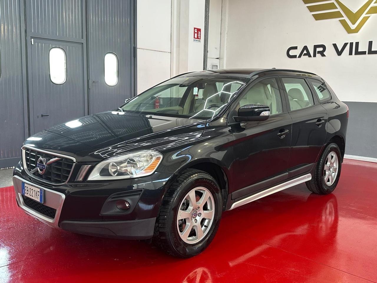 Volvo XC 60 XC60 D5 AWD Geartronic Momentum