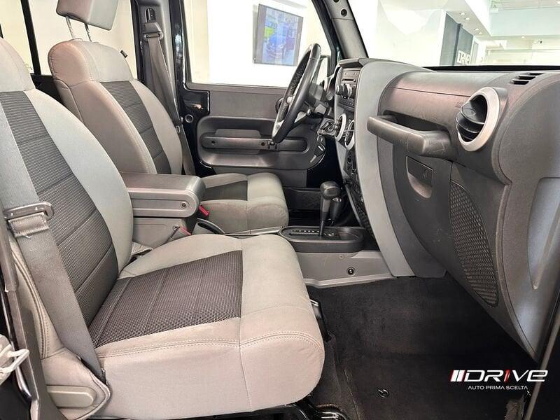 Jeep Wrangler Wrangler Unlimited 2.8 CRD DPF Sahara Auto