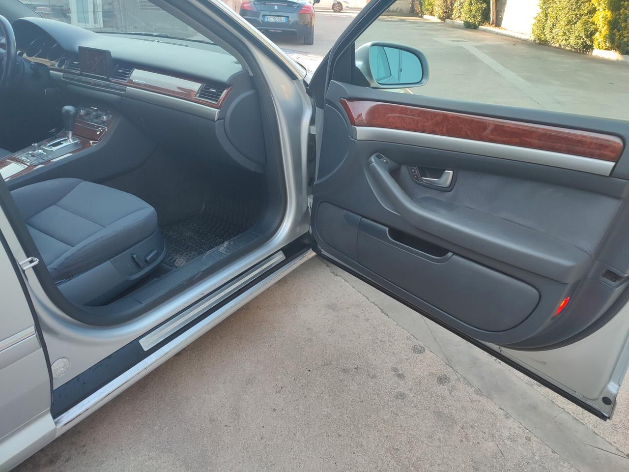 Audi A8 3.0 V6 TDI F.AP. quattro tiptronic