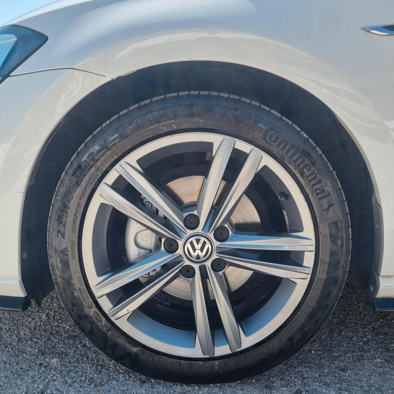 Volkswagen Golf 1.6 TDI 115 CV 5p. R LINE