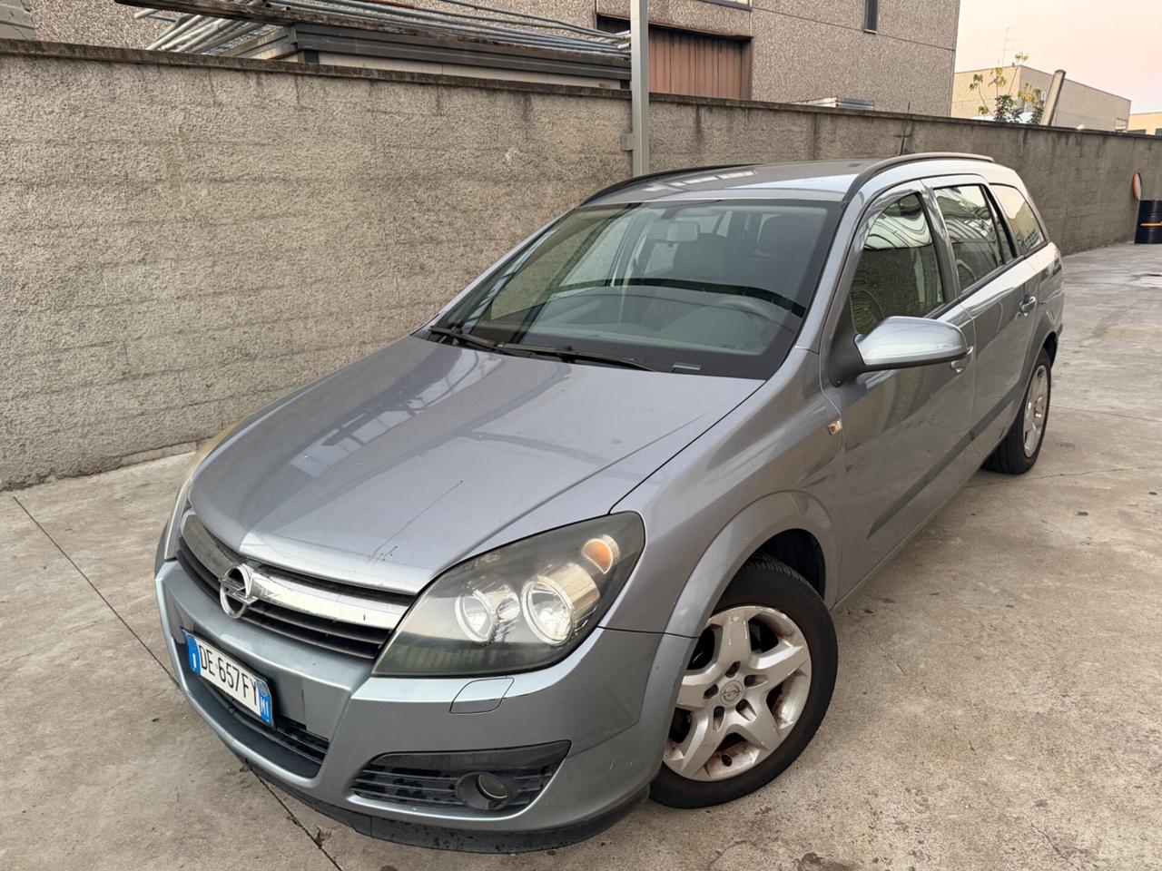 OPEL ASTRA 1.6 BENZINA EURO4 FAMIGLIARE