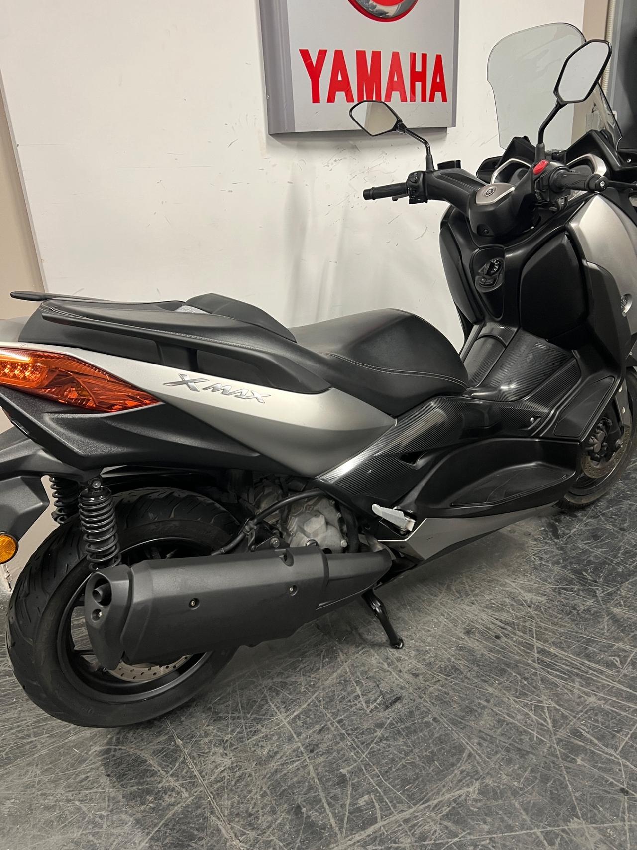 Yamaha X-Max 300