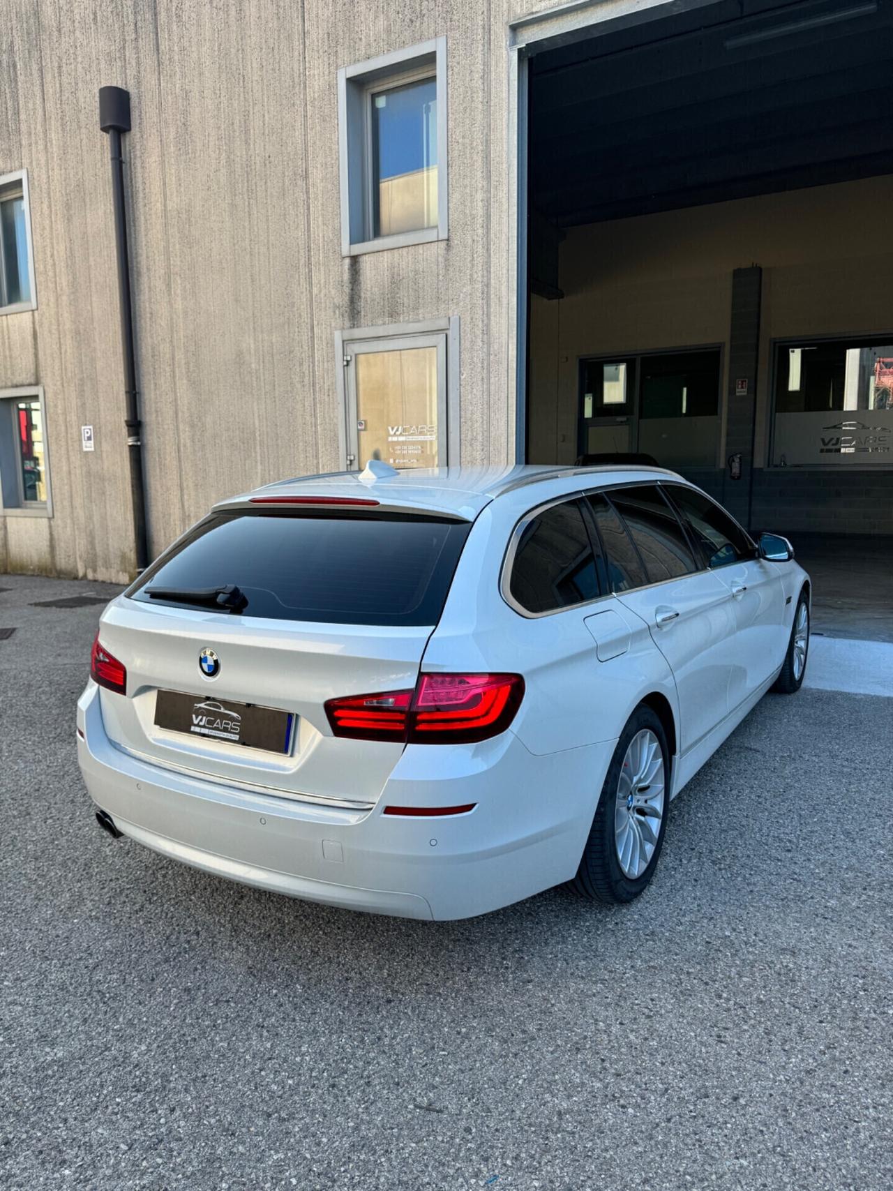 Bmw 520 520d xDrive Touring Luxury