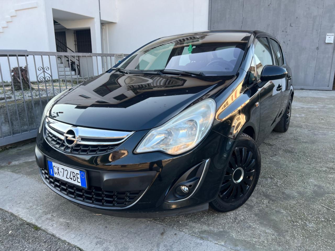 Opel Corsa 1.2 BENZINA 5P. 2013 POCHI KM NEOPATENTATI