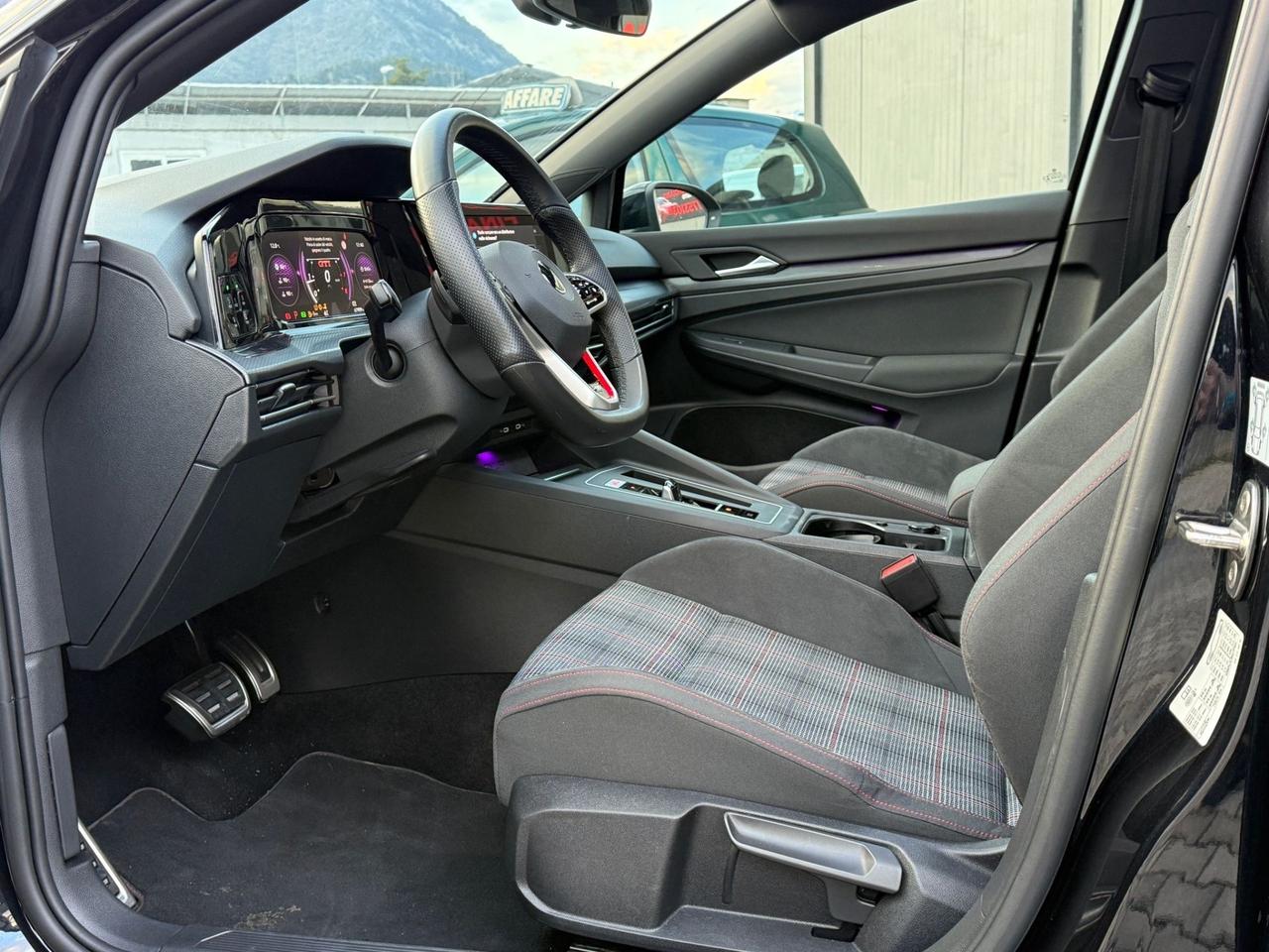 VOLKSWAGEN GOLF 8 GTI 245 CV TETTO APRIBILE 2021