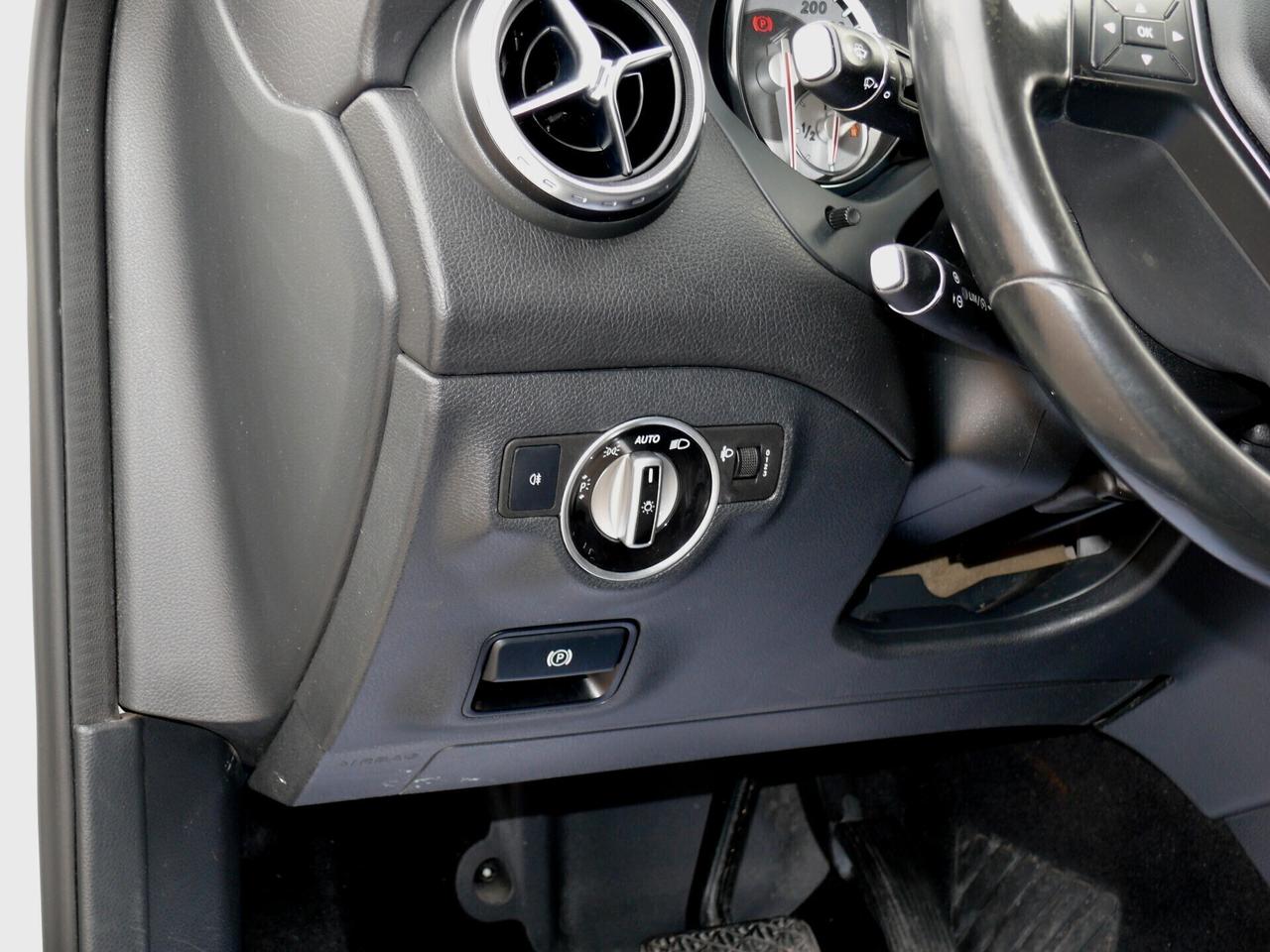 Mercedes-benz GLA 200 GLA 200 d - (M1324)