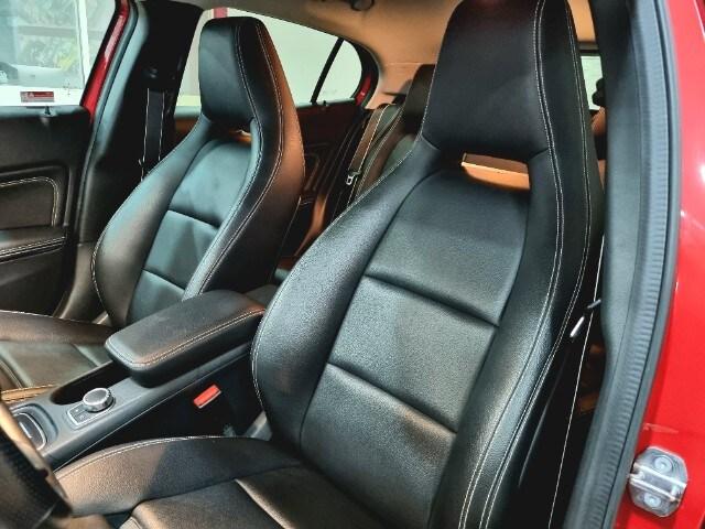 MERCEDES GLA 200 Premium