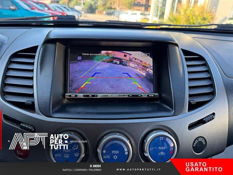 Mitsubishi L200 L200 d.cab 2.5 di-d Invite