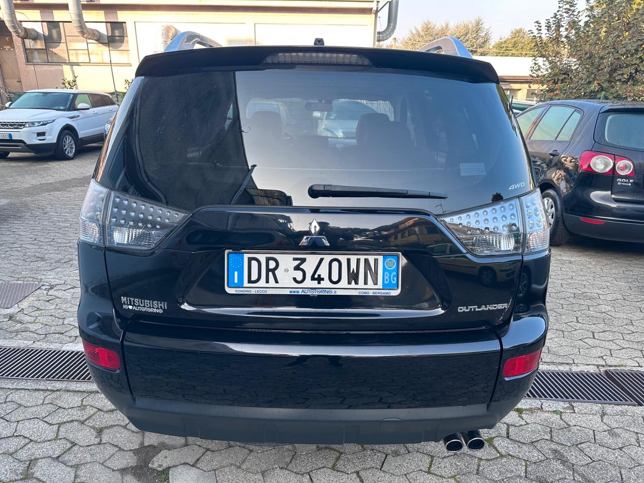 Mitsubishi Outlander 2.2 DI-D Instyle 7 p.ti DPF