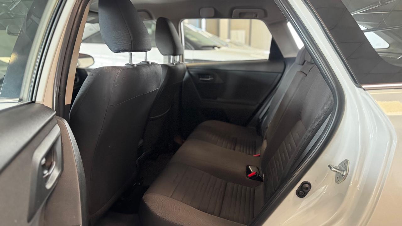 Toyota Auris Touring Sports 1.8 Hybrid Lounge