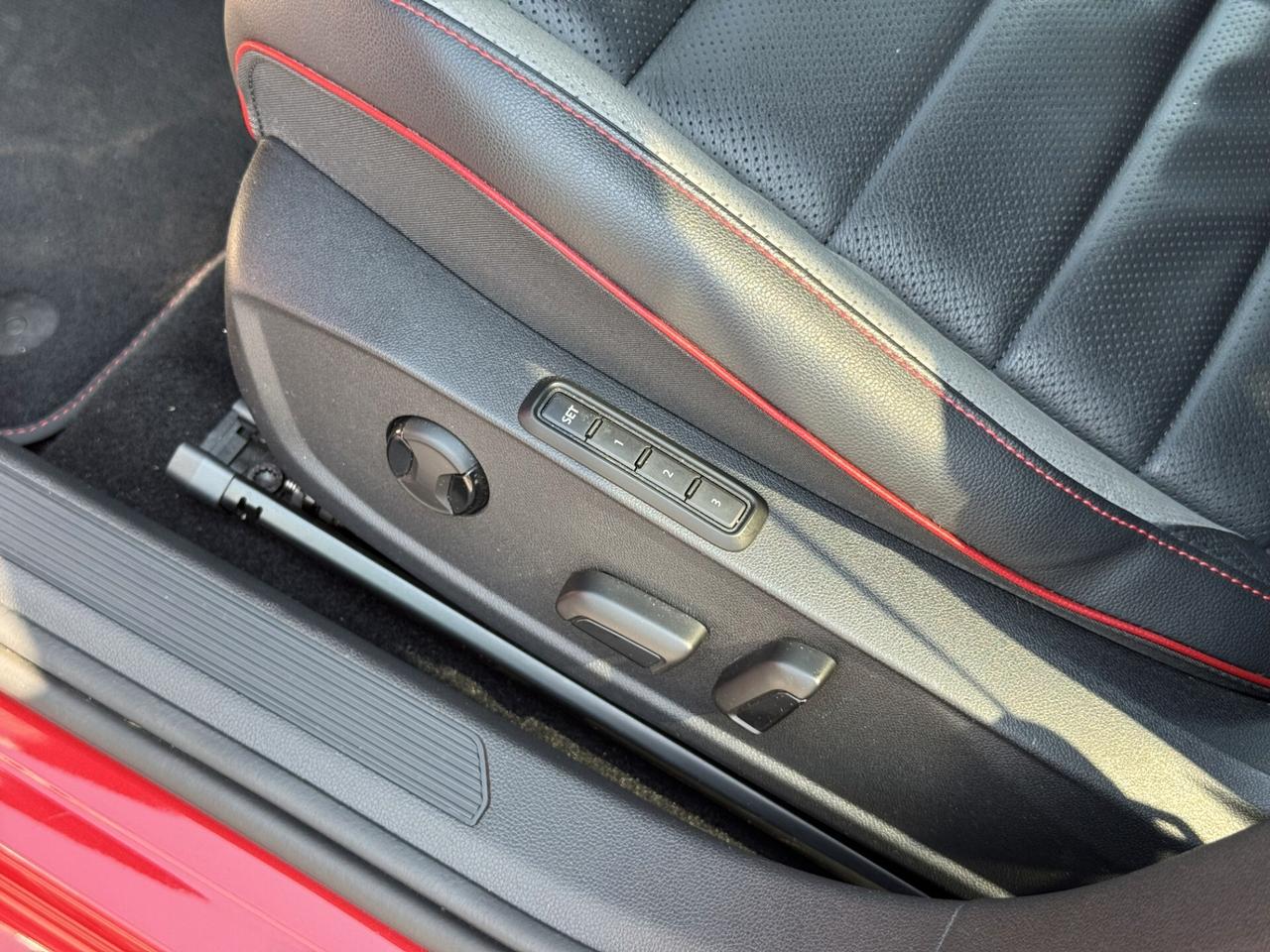 Volkswagen Golf GTI 2.0 TSI DSG