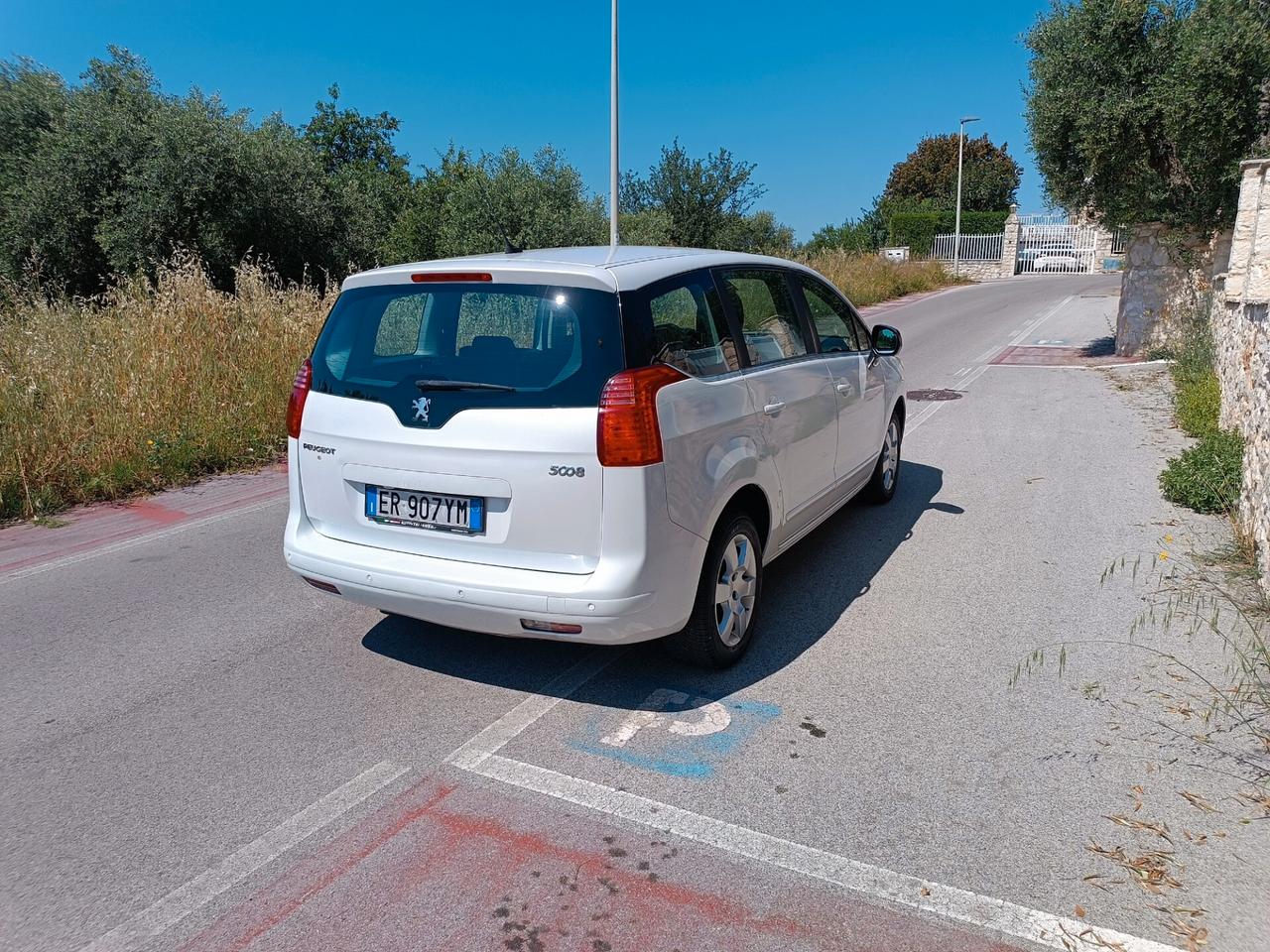 Peugeot 5008 1.6 HDi 115CV Active"accetto permuta"