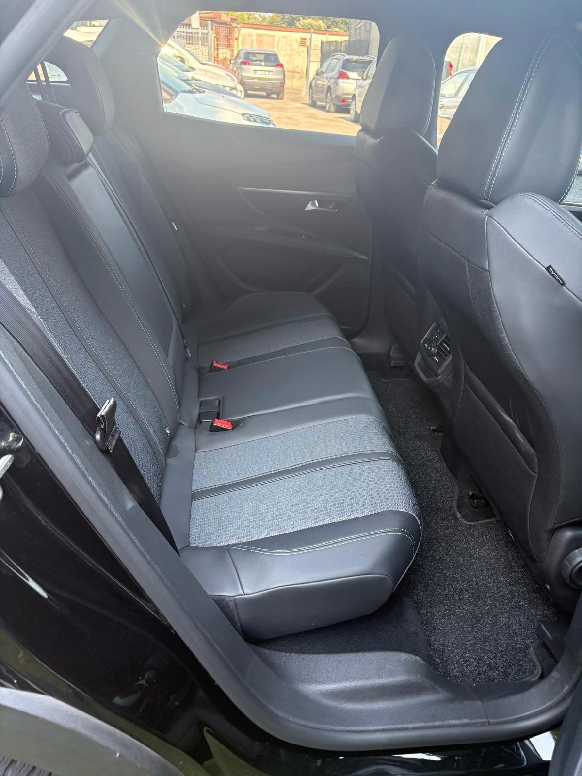 Peugeot 3008 BlueHDi 130 S&S EAT8 Allure