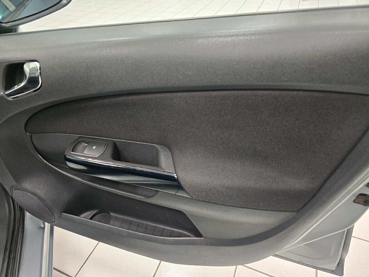 Opel Corsa 1.2 5 p. Elective 85cv 2012 NEOPATENTATI