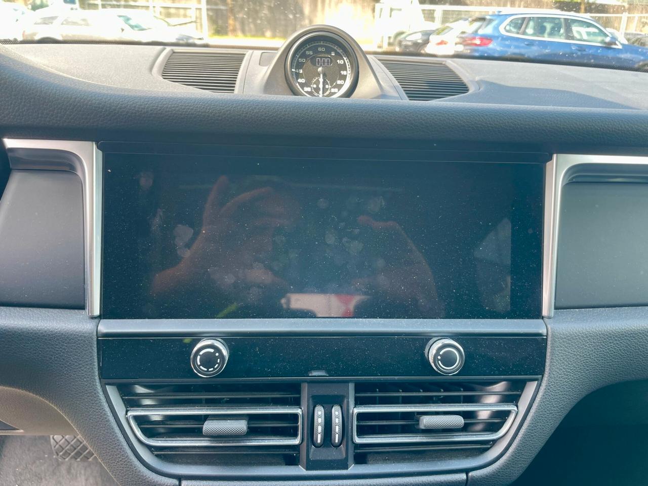 Porsche Macan 2.0 *** VEICOLO SINISTRATO VA IN MOTO ***