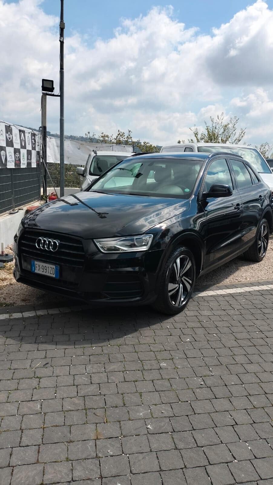 Audi Q3 2.0 TDI 150 CV Business