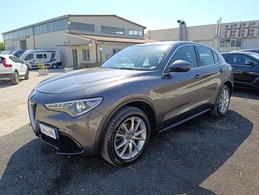 Alfa Romeo Stelvio 2.2 t Business Q4 210cv auto my19
