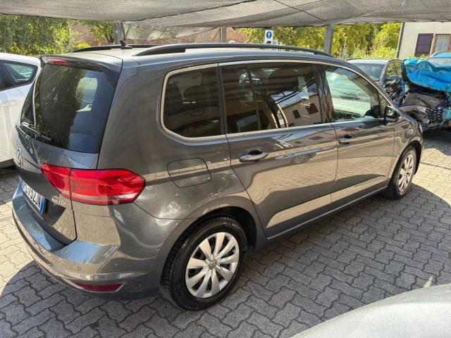 VOLKSWAGEN Touran 2.0 TDI 150 CV SCR DSG ExecutiIve 7 POSTI