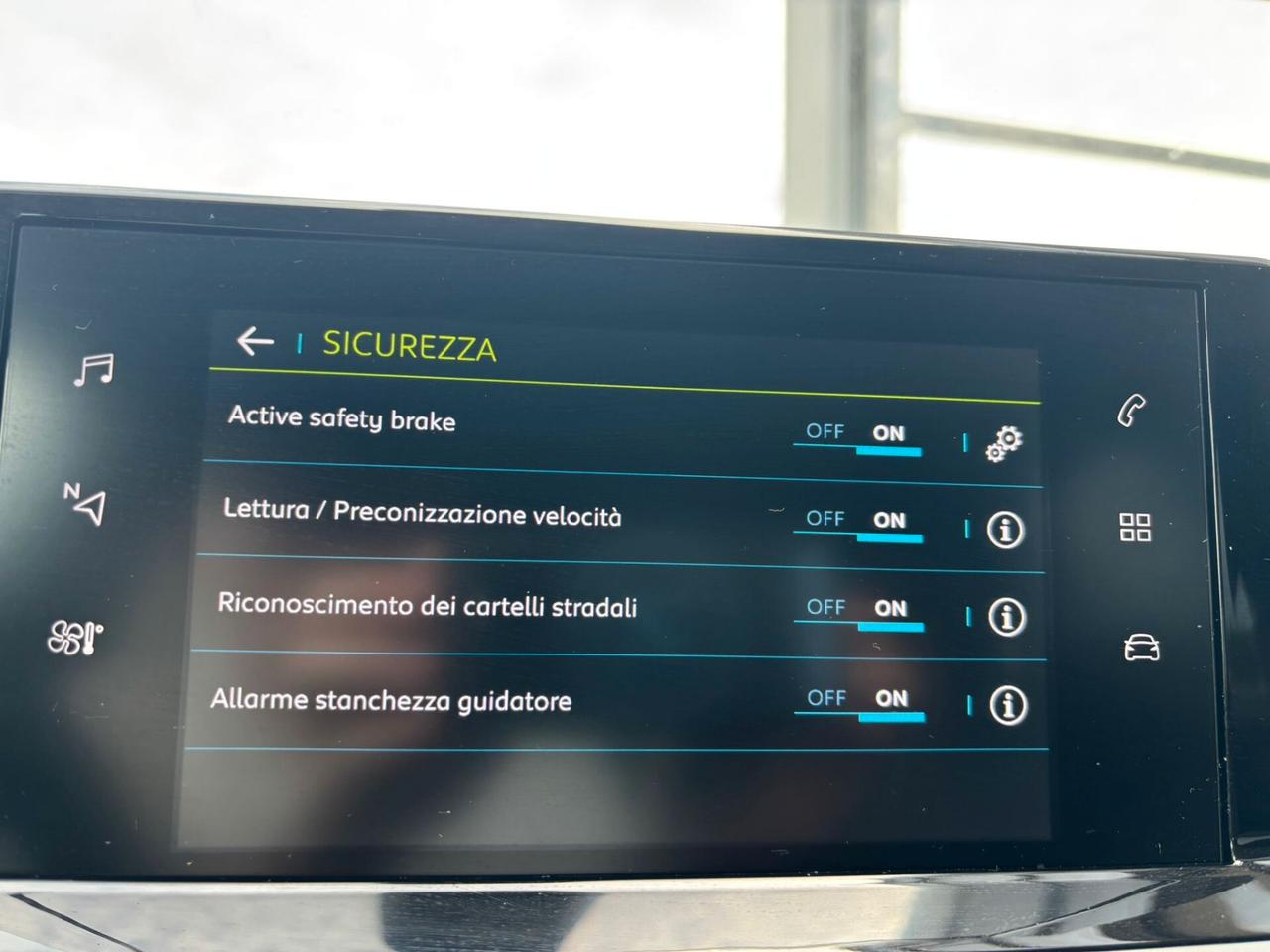 Peugeot 208 ALLURE PACK motore elettrico 136 cv SPOTICAR