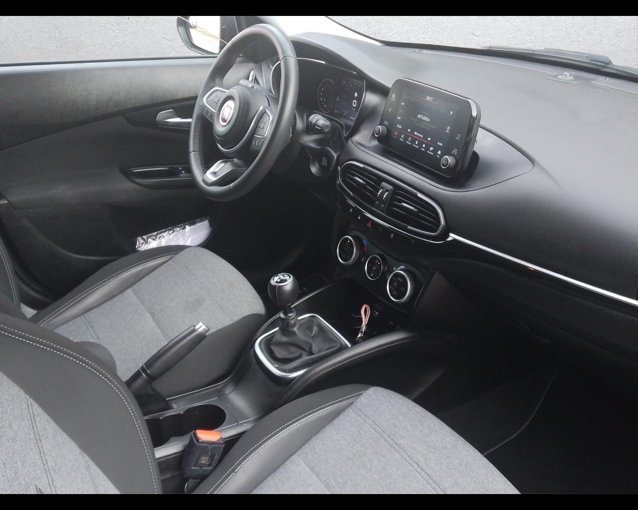 FIAT TIPO - Tipo 1.6 Mjt S&S 5 porte Cross