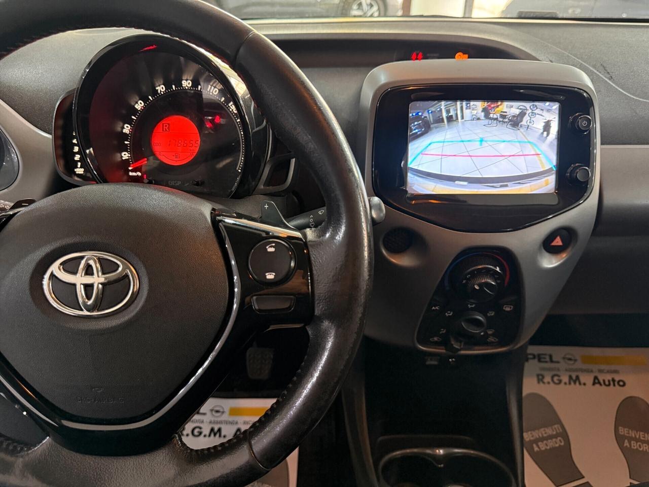 Toyota Aygo 1.0 VVT-i 72 CV 5 porte x-play MMT