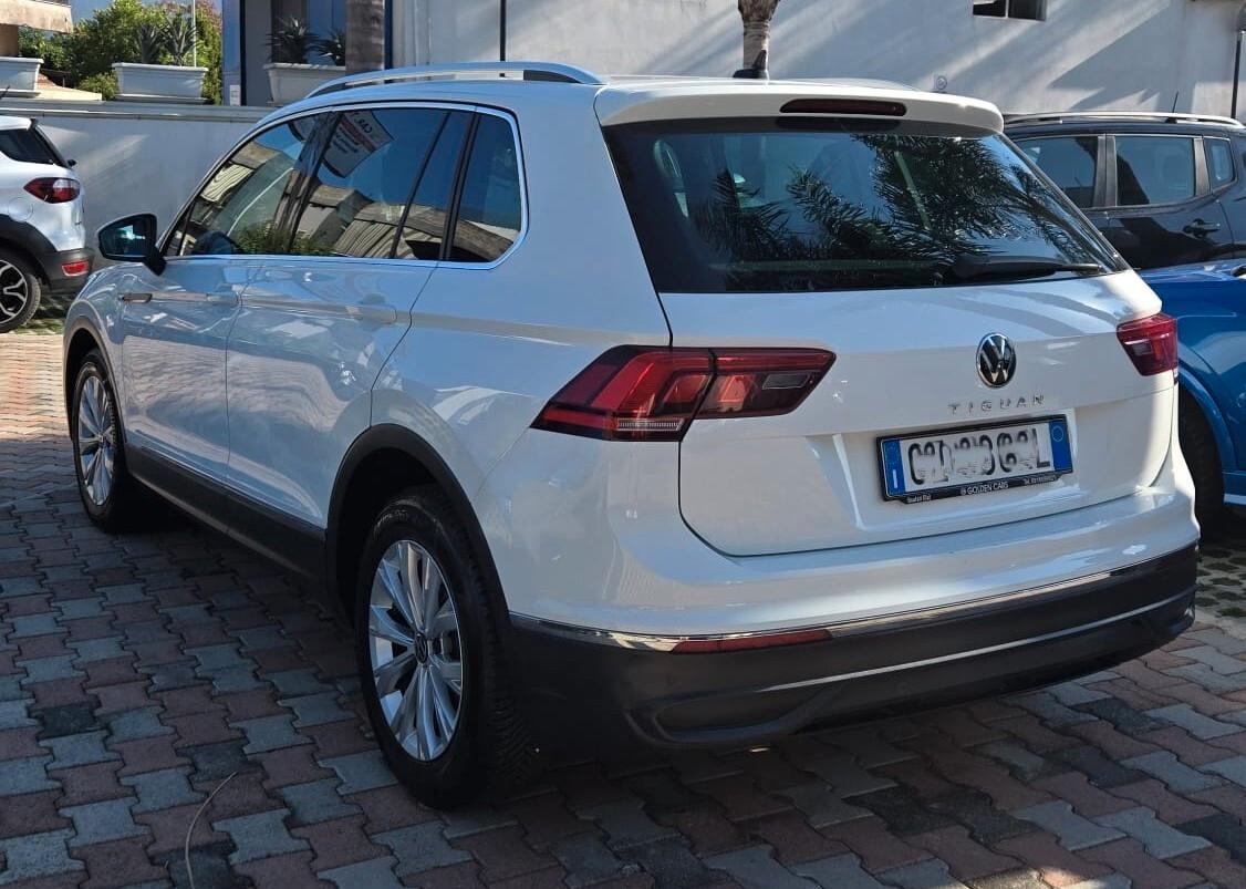 Volkswagen Tiguan 2.0 tdi Life 122CV Uff Italy Led Clima Lega USB