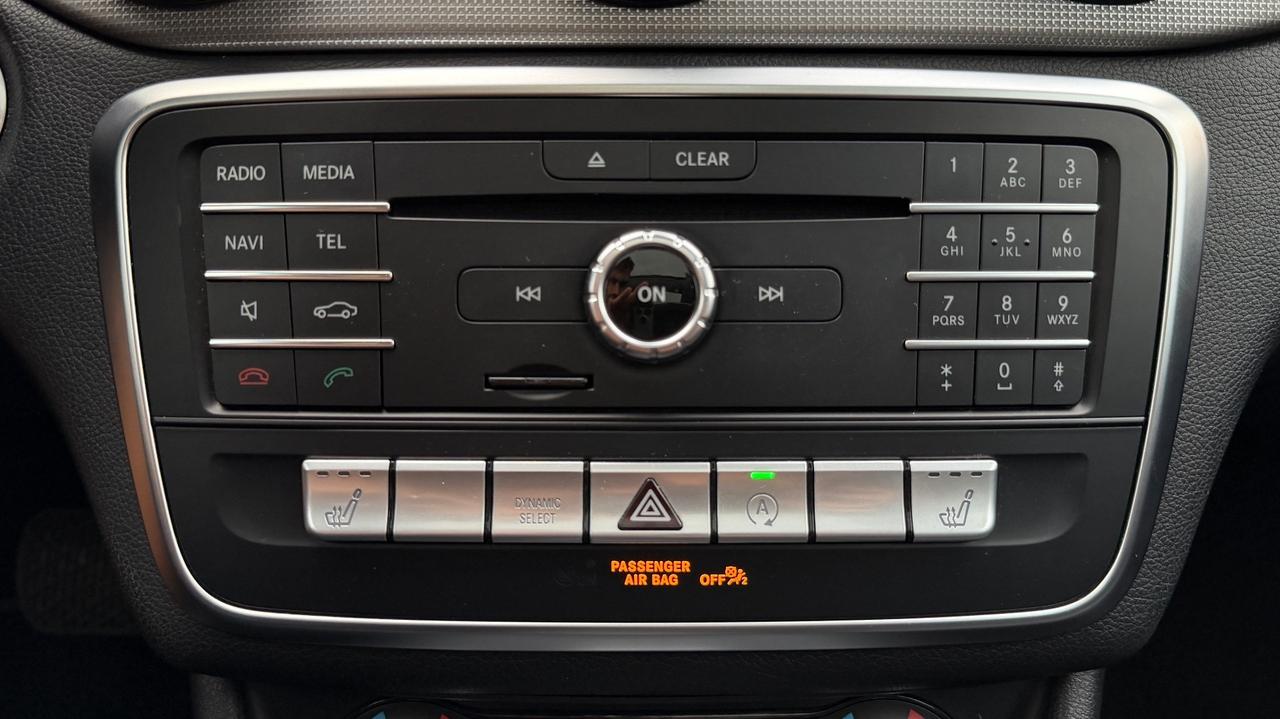 MERCEDES-BENZ GLA 180 1.6 PREMIUM AT7 122CV - FULL LED, PELLE, TETTO, NEOPATENTATI