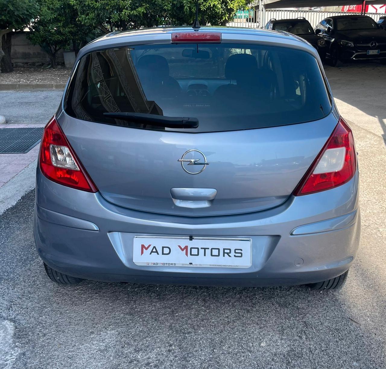 Opel Corsa 1.2 5 porte 86Cv