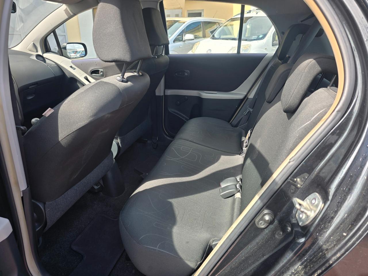 Toyota Yaris 1.0 5 porte Sol