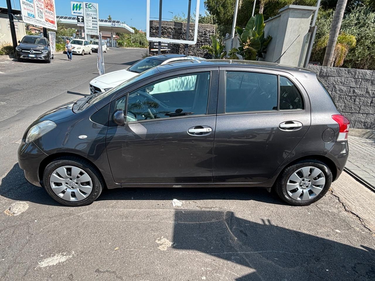 Toyota Yaris 1.0 5 porte