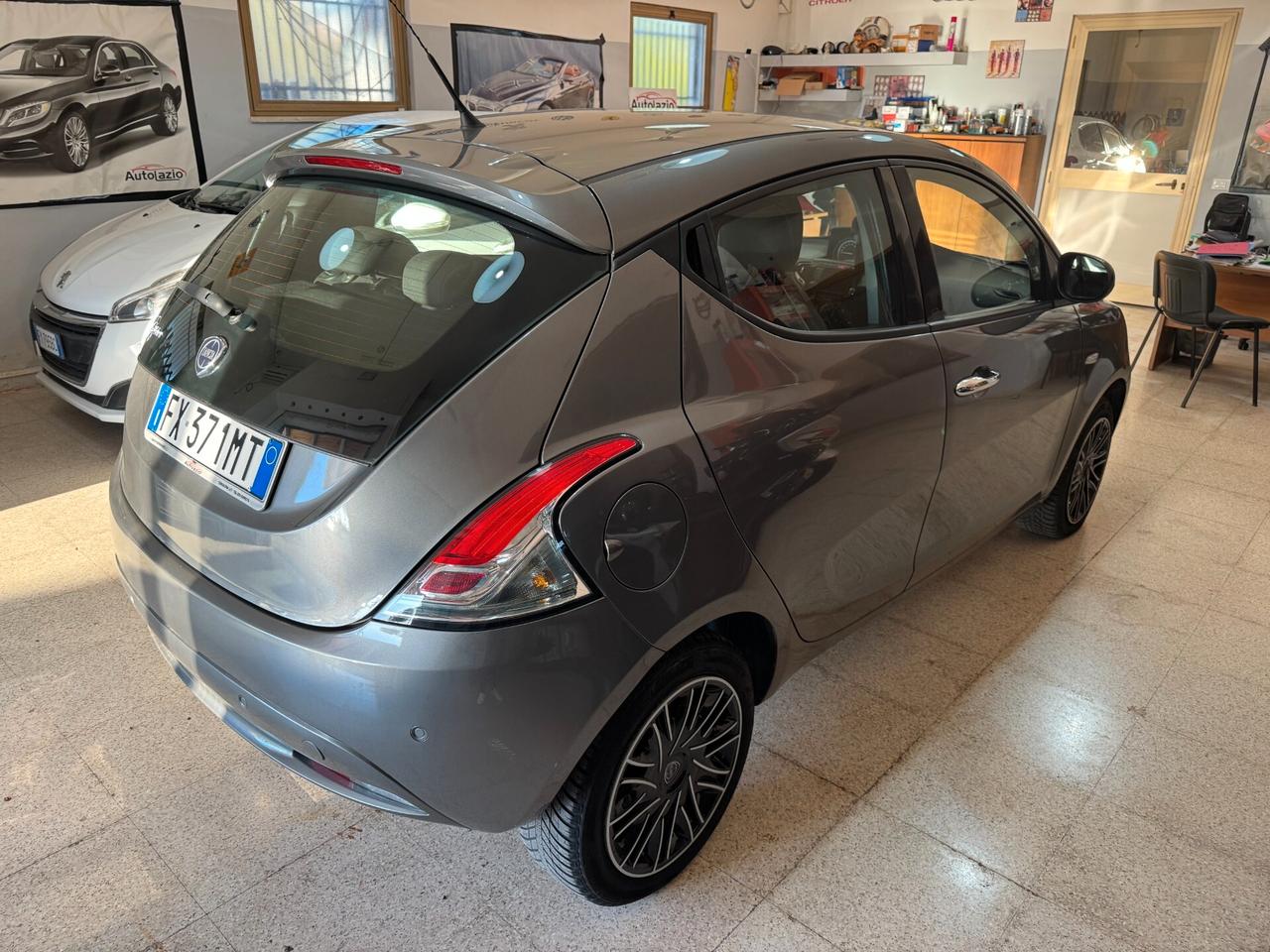 Lancia Ypsilon 1.2 69 CV 5 porte Gold OK NEOPATENTATI