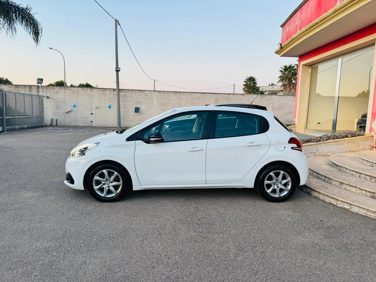 Peugeot 208 BlueHDi 75 5 porte Allure