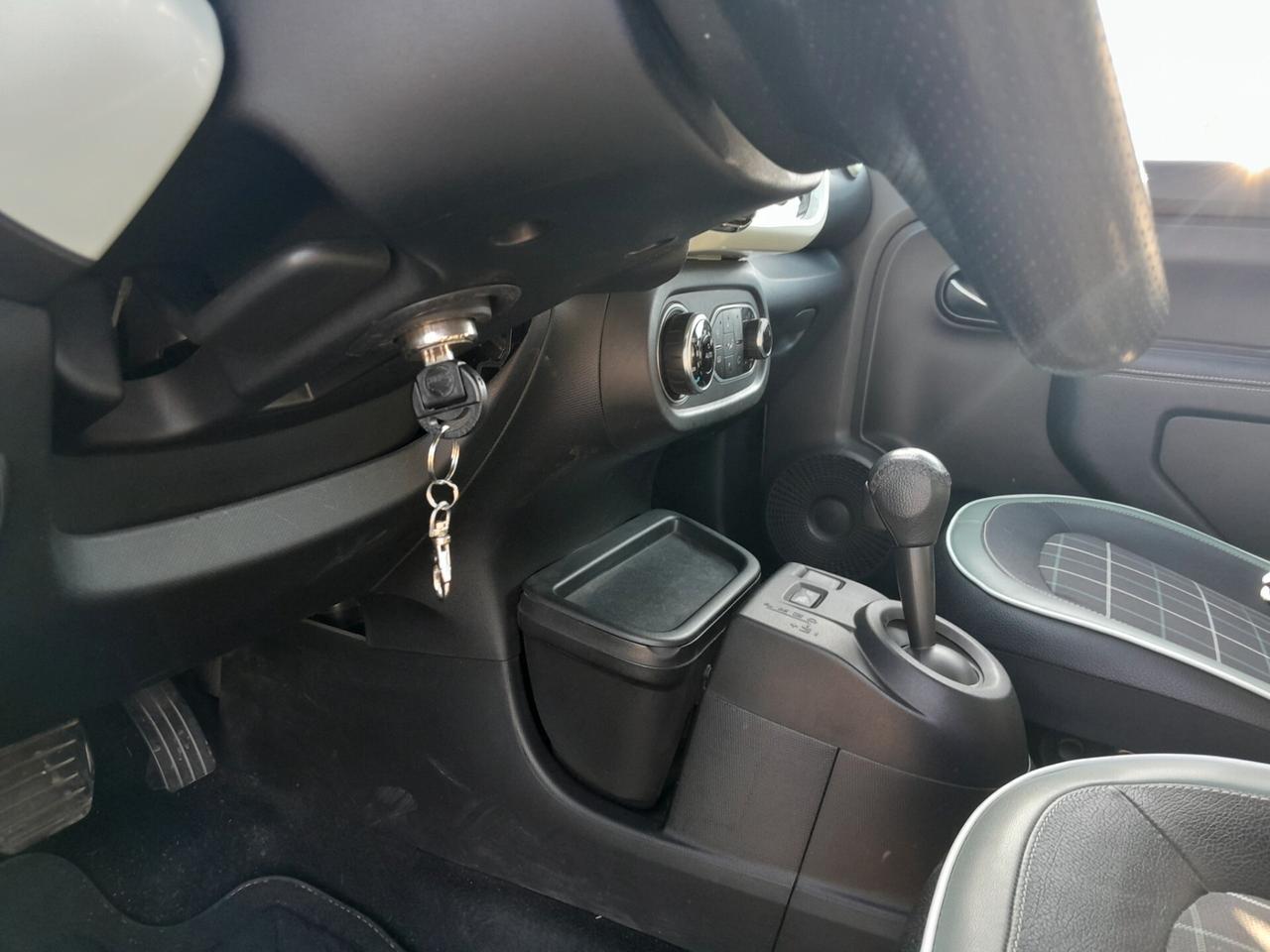 Renault Twingo SCe Stop&Start La Parisienne