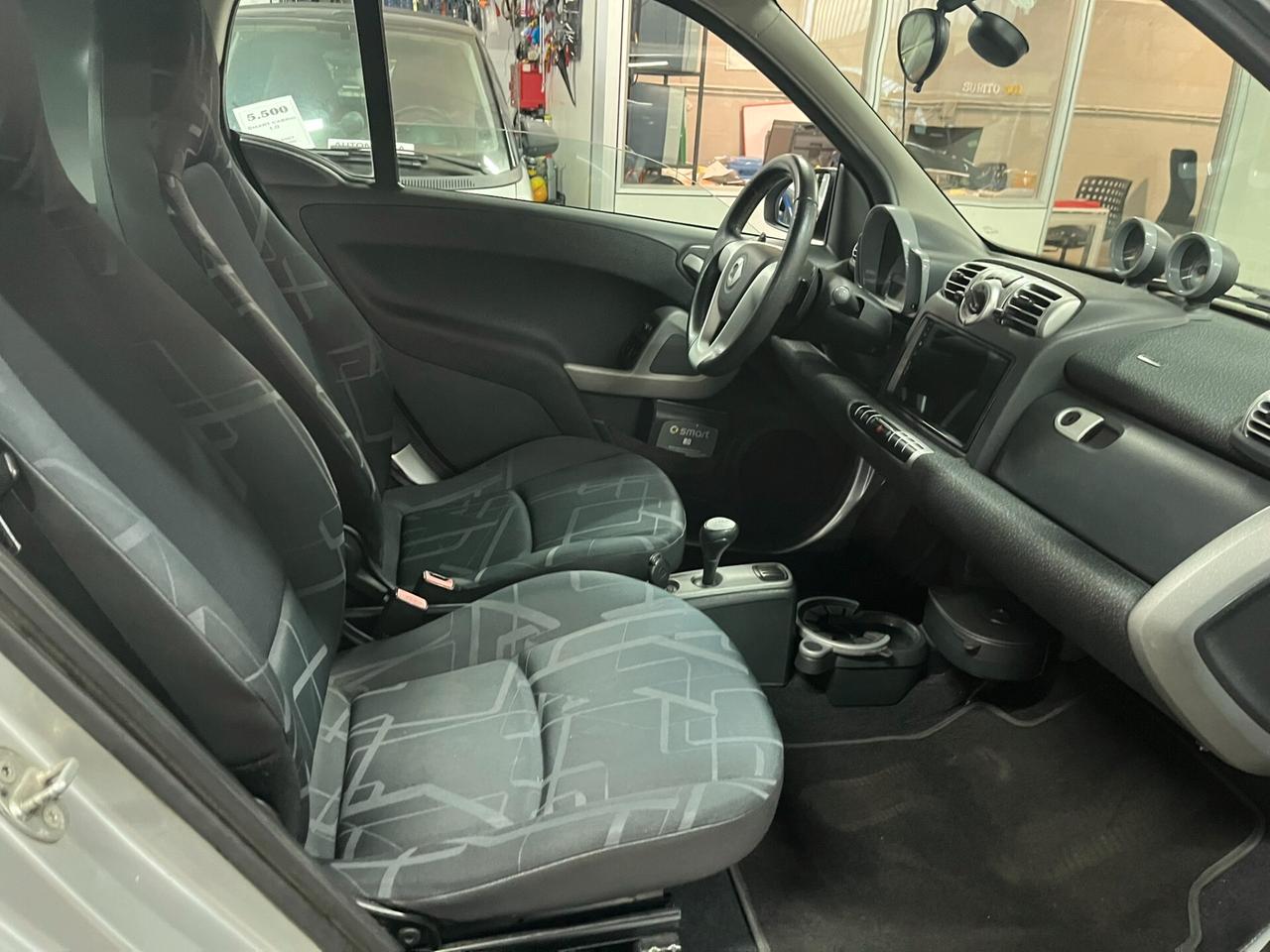 Smart ForTwo 84 cv con SERVOSTERZO