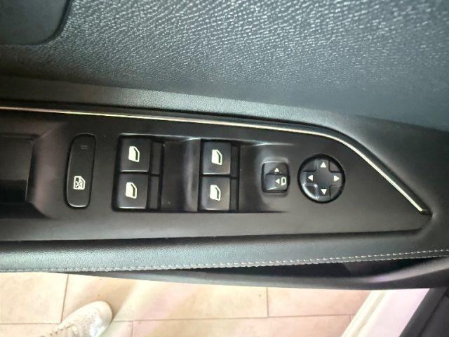 PEUGEOT 3008 PureTech Turbo 130 S&S Allure