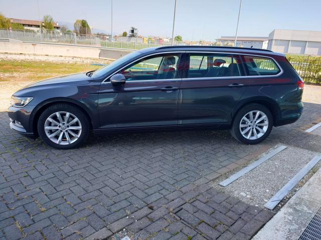 Volkswagen Passat Variant 2.0 tdi 150cv Business DSG, Navi, Cruise Adattivo
