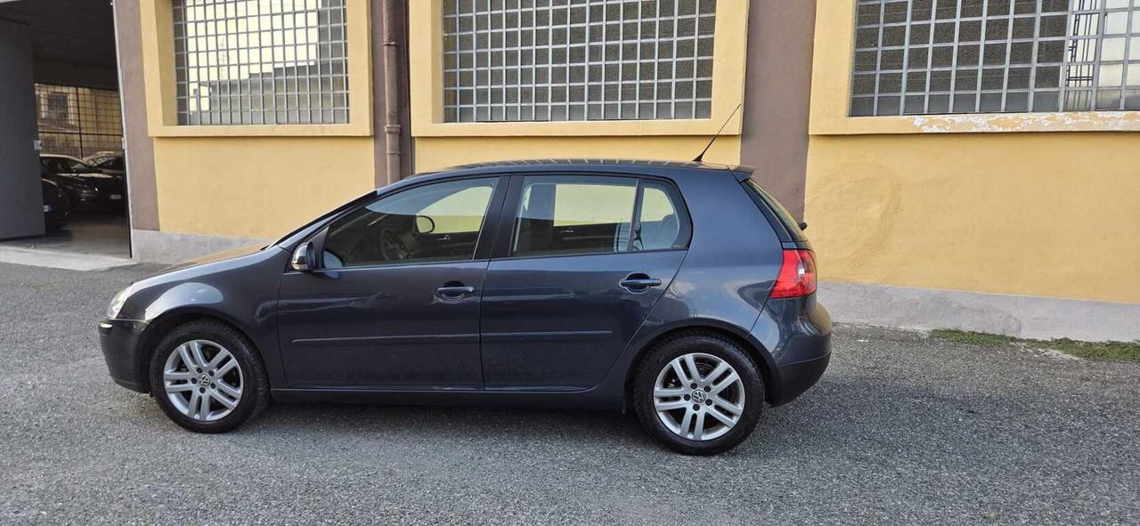 Volkswagen Golf 1.6 16V FSI 5p. Comfortline B/ GPL PROSSIMO RINNOVO BOMBOLE 11/2030 - AUTO PER NEOPATENTATI