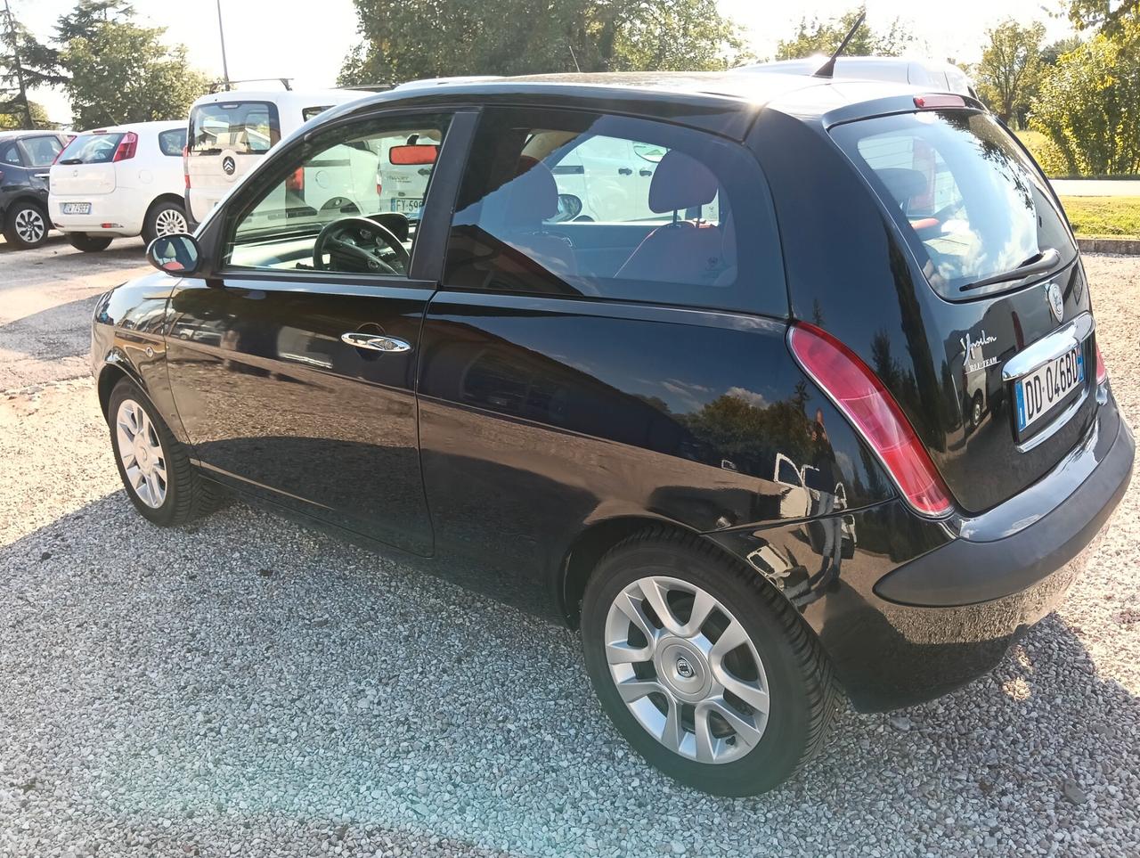 Lancia Ypsilon