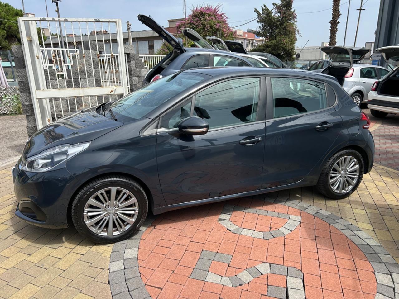 Peugeot 208 PureTech 82 5 porte Allure