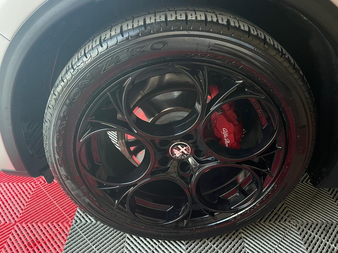 Alfa Romeo Stelvio 2.2 Turbodiesel 160 CV AT8 Q4 Business