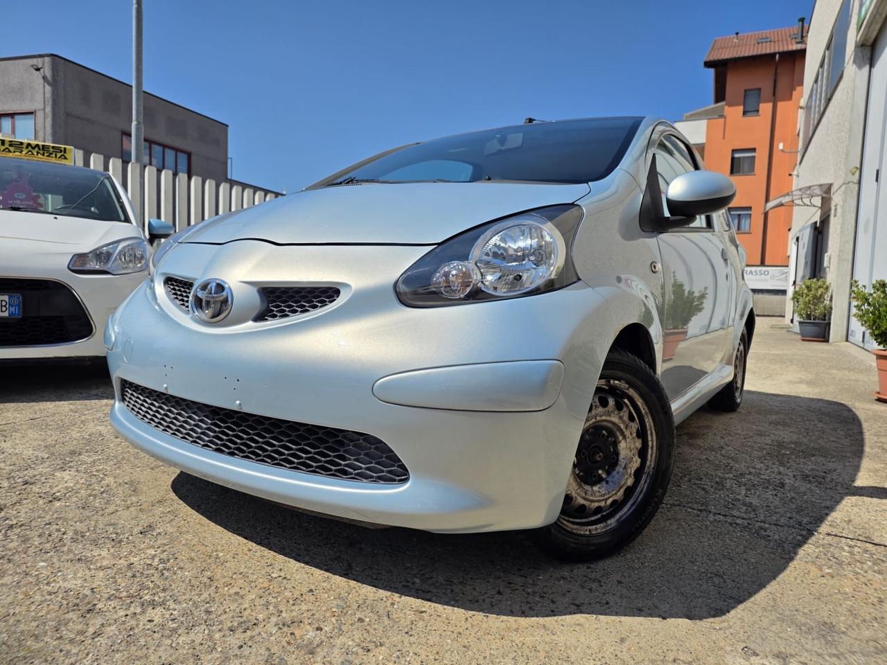 Toyota Aygo 1.0 12V VVT-i 3 p. Neopatentati