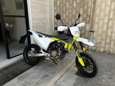 Husqvarna 701 Supermoto