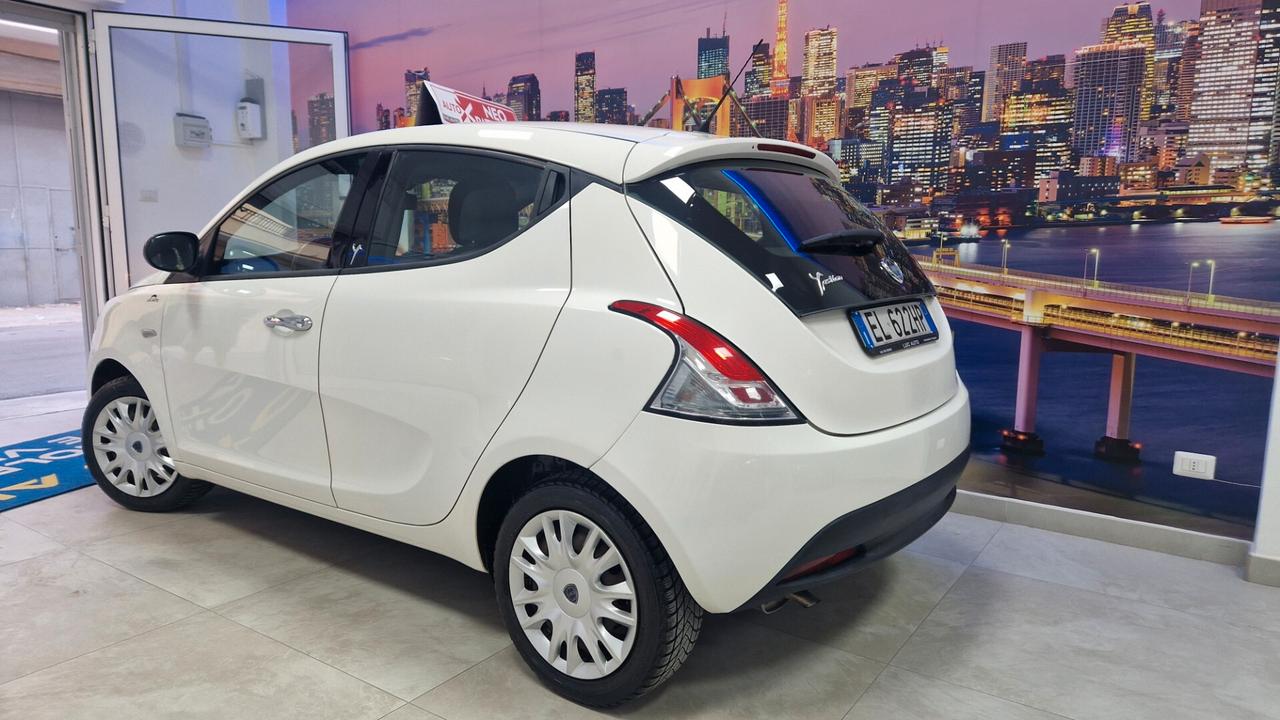 Lancia Ypsilon 1.2 69 CV 5 porte S&S Gold