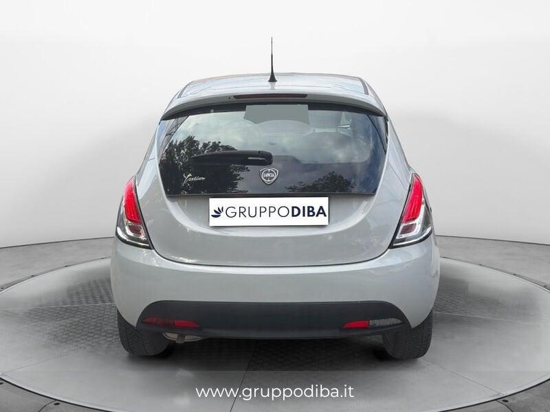 Lancia Ypsilon III 2015 Benzina 1.2 Silver 69cv