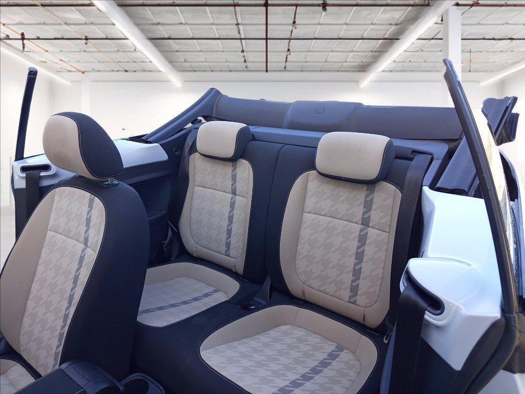 VOLKSWAGEN Maggiolino Cabrio 2.0 tdi Design 110cv del 2017